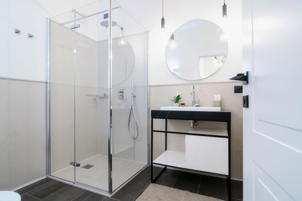 In Centro Luxury Rooms Como Exterior photo